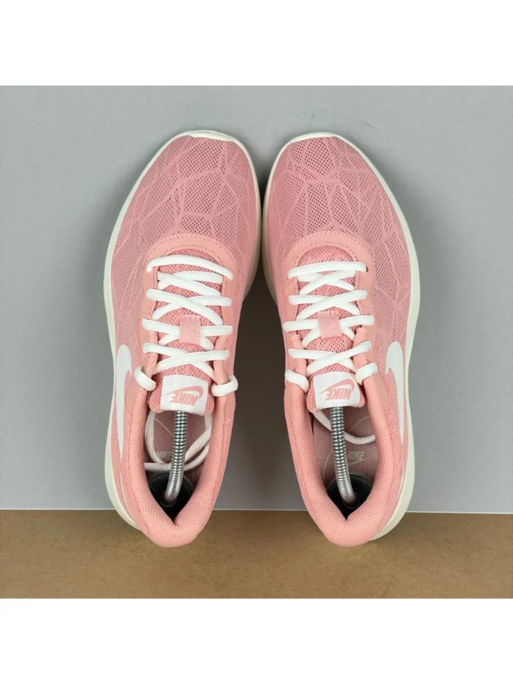Nike Tanjun SE Coral Stardust Sail Athletic Shoes Womens 8.5 Pink White Low Top